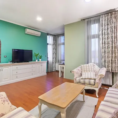 Colorful & Elegant 2bd Flat - Premium By Flat Mаnager Sofya