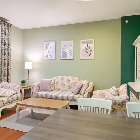 Colorful & Elegant 2bd Flat - Premium By Flat Mаnager Sofya
